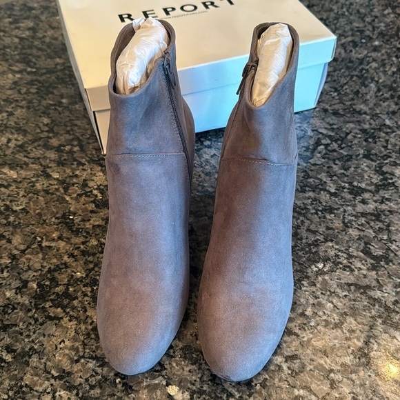 Report Maylee Grey wedge bootie NIB 9 - Picture 3 of 8
